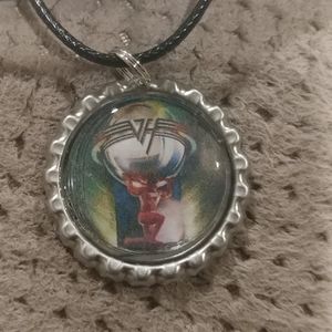 ❤️10/$40 New Van Halen necklace